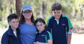 চার কিলোমিটার সাঁতার: অস্ট্রেলিয়ায় ছোট্ট বীরের আত্মত্যাগ